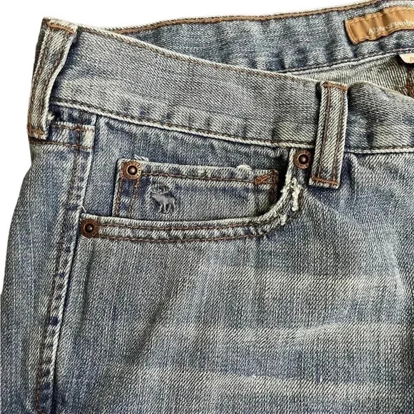 Abercrombie and Fitch Light Wash Bootcut Mid Rise Jeans Women’s size 10S - Picture 11 of 14